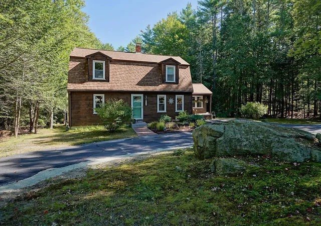 Photo 2 of Single family home for sale at 244 Ash Swamp Rd, Newmarket, NH 03857 | MLS# 5108537 | Listing updated on 2026-09-16