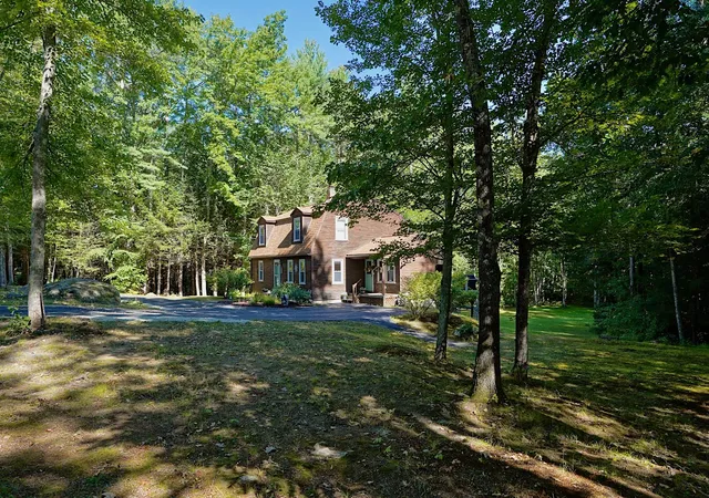 Photo 3 of Single family home for sale at 244 Ash Swamp Rd, Newmarket, NH 03857 | MLS# 5108537 | Listing updated on 2026-09-16