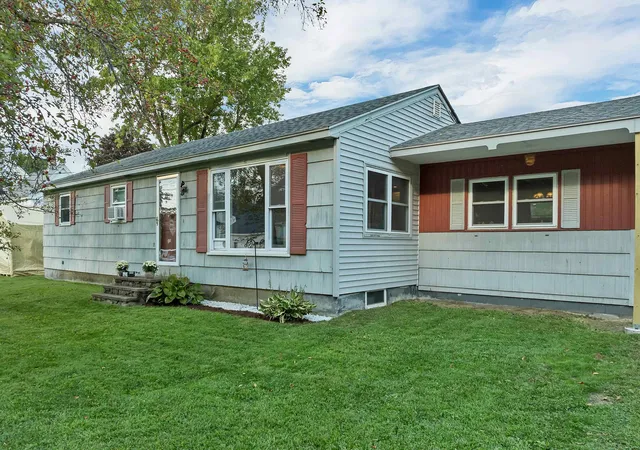 Photo 2 of Single family home for sale at 6 Emerson St, Hooksett, NH 03106 | MLS# 5108538 | Listing updated on 2026-09-18