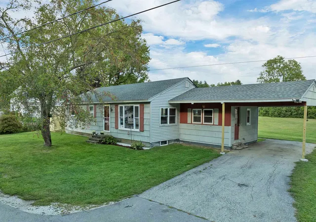 Photo 3 of Single family home for sale at 6 Emerson St, Hooksett, NH 03106 | MLS# 5108538 | Listing updated on 2026-09-18