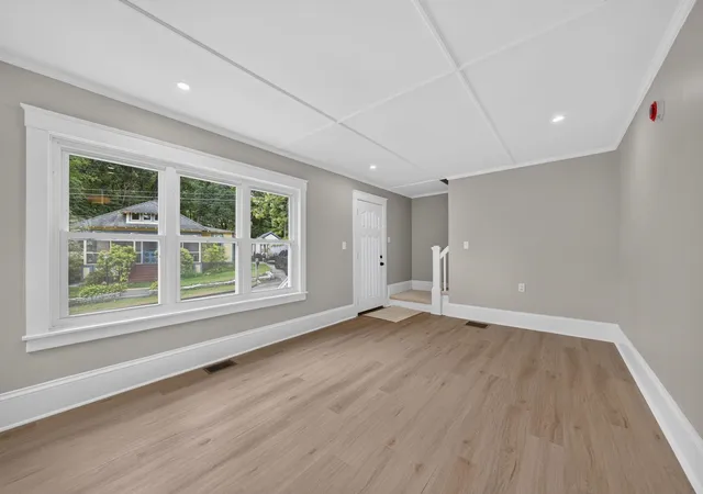 Photo 4 of Single family home for sale at 16 Palm St, Concord, NH 03301 | MLS# 5108540 | Listing updated on 2026-09-16