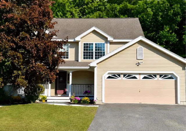 Photo 1 of Single family home for sale at 28 Pasture Dr, Manchester, NH 03102 | MLS# 5108541 | Listing updated on 2026-09-29
