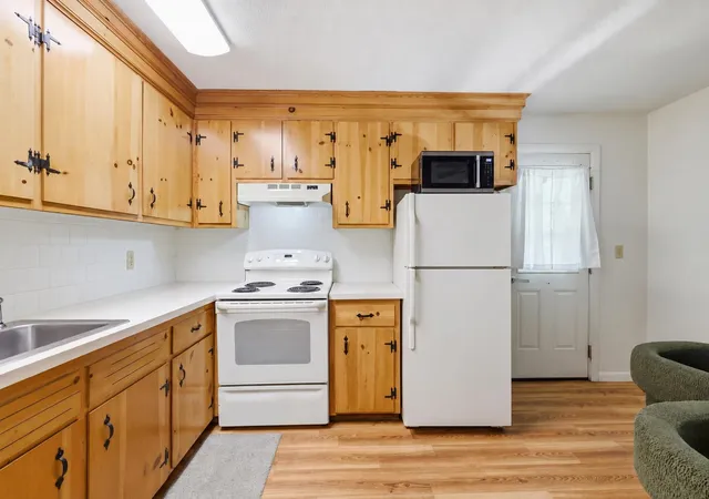 Photo 2 of House for sale at 16 Victoria Cir, Pelham, NH 03076 | MLS# 5108543 | Listing updated on 2026-10-27