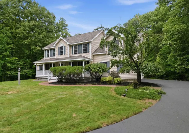 Single family home for sale at 3 Fox Meadow Dr, Bow, NH 03304 | MLS# 5108546
