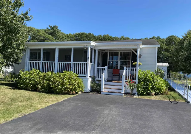 Photo 1 of Manufactured home for sale at 35 Tricia St, Seabrook, NH 03874 | MLS# 5108554 | Listing updated on 2026-09-09