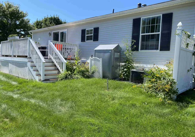 Photo 3 of Manufactured home for sale at 35 Tricia St, Seabrook, NH 03874 | MLS# 5108554 | Listing updated on 2026-09-09