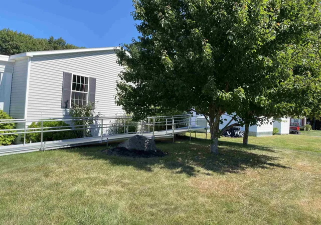 Photo 3 of Manufactured home for sale at 35 Tricia St, Seabrook, NH 03874 | MLS# 5108554 | Listing updated on 2026-09-09