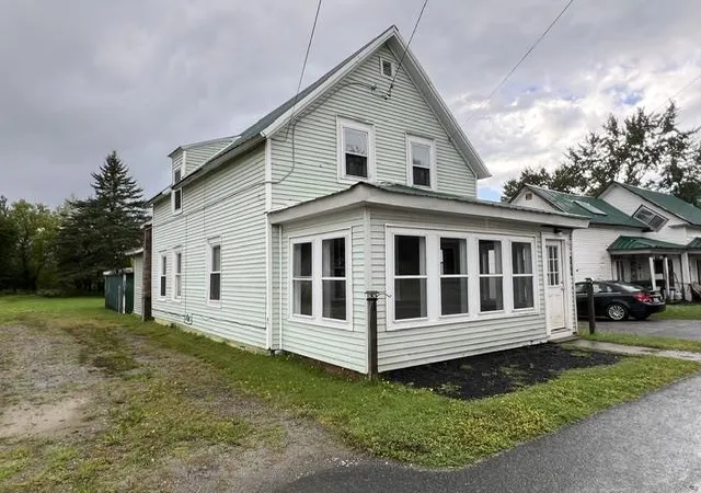 Photo 3 of Single family home for sale at 153 Railroad St, Island Pond, VT 05846 | MLS# 5108556 | Listing updated on 2026-09-08