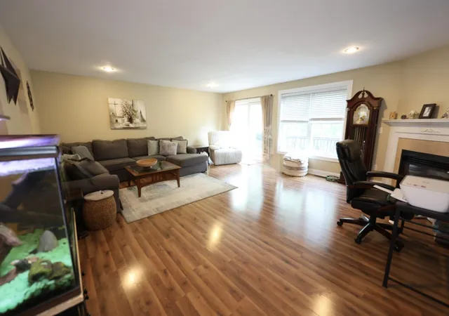 Photo 3 of Townhouse for sale at 76 Pear Tree Ln, Newmarket, NH 03857 | MLS# 5108563 | Listing updated on 2026-09-23
