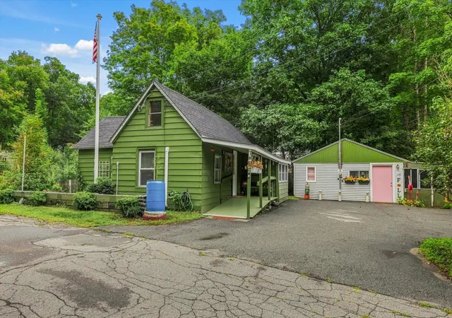 Photo 2 of Single family home for sale at 42 Upper Knight St, Keene, NH 03431 | MLS# 5108566 | Listing updated on 2026-09-11