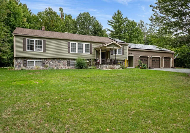Single family home for sale at 18 Stone Dr, Stark, NH 03582 | MLS# 5108572