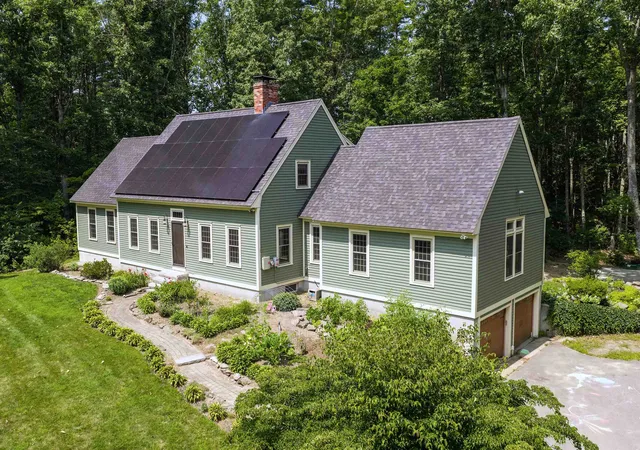 Photo 2 of Single family home for sale at 16 Thornton Ln, Lee, NH 03861 | MLS# 5108577 | Listing updated on 2026-09-13