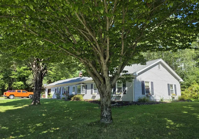 Single family home for sale at 6861 Vt Route 18, Saint Johnsbury, VT 05819 | MLS# 5108585