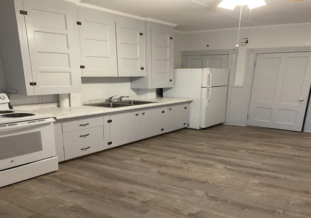Photo 4 of Sale Pending at 237-239 Notre Dame Ave, Manchester, NH 03102 | MLS# 5108586 | Listing updated on 2026-09-13