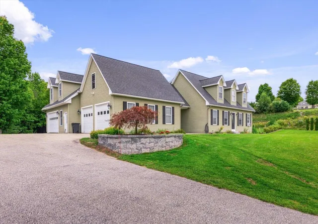 Photo 1 of Single family home for sale at 56 Lord View Dr, Jaffrey, NH 03452 | MLS# 5108590 | Listing updated on 2026-09-08