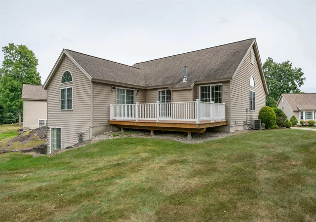 Photo 3 of Condo for sale at 7 Country Ln, East Kingston, NH 03827 | MLS# 5108591 | Listing updated on 2026-09-08