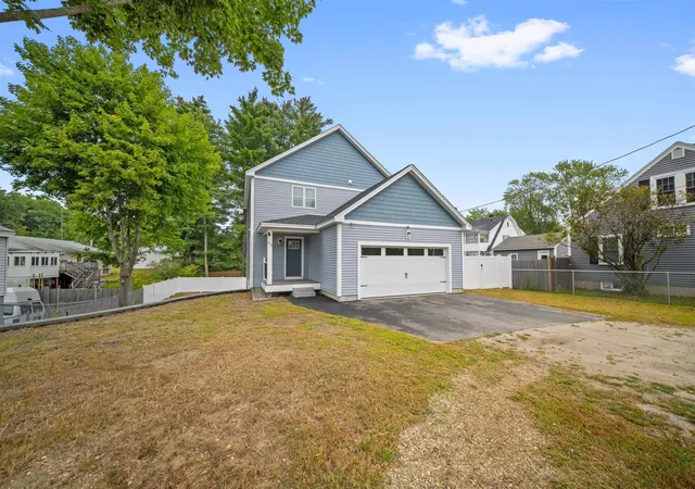 Photo 1 of Single family home for sale at 279 N Main St, Rochester, NH 03867 | MLS# 5108592 | Listing updated on 2026-09-08
