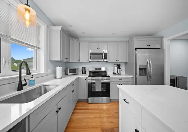 Photo 3 of Single family home for sale at 279 N Main St, Rochester, NH 03867 | MLS# 5108592 | Listing updated on 2026-09-17