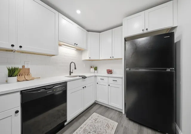 Photo 2 of Sale Pending at 152 Capitol Hl Dr #L, Londonderry, NH 03053 | MLS# 5108593 | Listing updated on 2026-09-18
