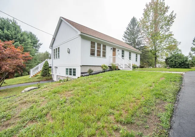 Photo 3 of Single family home for sale at 18 Pomp Rd, Chester, NH 03036 | MLS# 5108594 | Listing updated on 2026-09-20