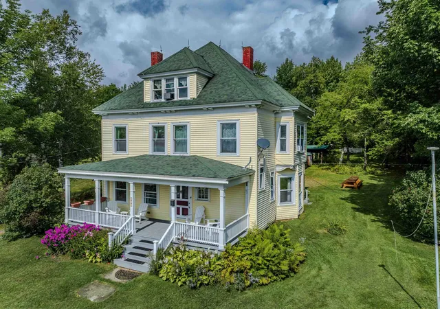 Photo 3 of Single family home for sale at 771 Presidential Hwy, Jefferson, NH 03583 | MLS# 5108601 | Listing updated on 2026-10-01