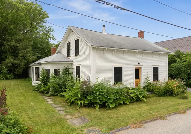 Photo 3 of Sale Pending at 8 Short St, Vergennes, VT 05491 | MLS# 5108605 | Listing updated on 2026-09-16