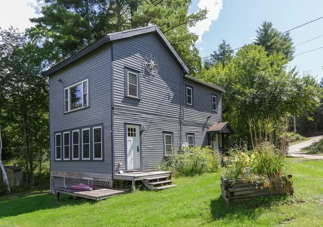 Photo 3 of Single family home for sale at 7 Northwood Lake Rd, Deerfield, NH 03037 | MLS# 5108627 | Listing updated on 2026-09-08