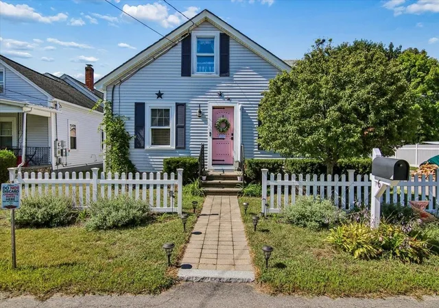Photo 1 of Single family home for sale at 6 Fairview St, Manchester, NH 03102 | MLS# 5108634 | Listing updated on 2026-09-14
