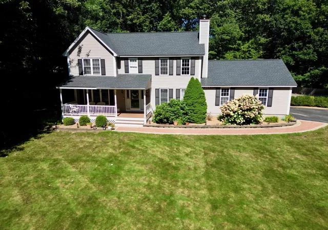Photo 3 of Sale Pending at 9 Hampstead Rd, Merrimack, NH 03054 | MLS# 5108642 | Listing updated on 2026-09-16