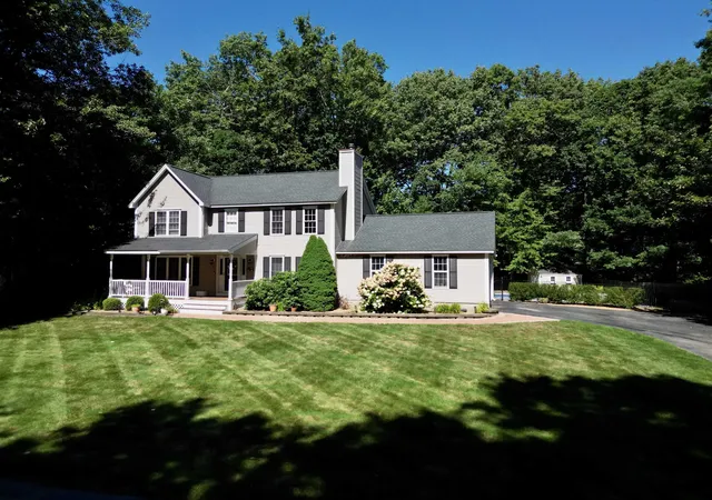 Photo 3 of Sale Pending at 9 Hampstead Rd, Merrimack, NH 03054 | MLS# 5108642 | Listing updated on 2026-09-16
