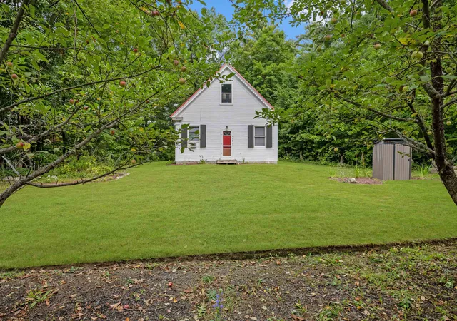 Photo 3 of Single family home for sale at 446 Parker Rd, Carroll, NH 03598 | MLS# 5108646 | Listing updated on 2026-09-08
