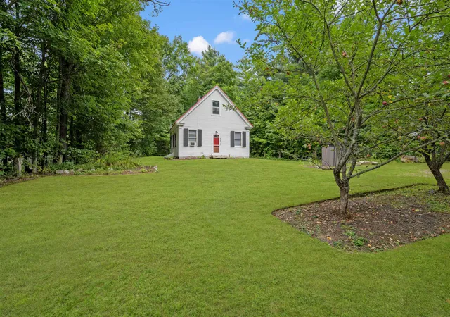 Photo 4 of Single family home for sale at 446 Parker Rd, Carroll, NH 03598 | MLS# 5108646 | Listing updated on 2026-09-08