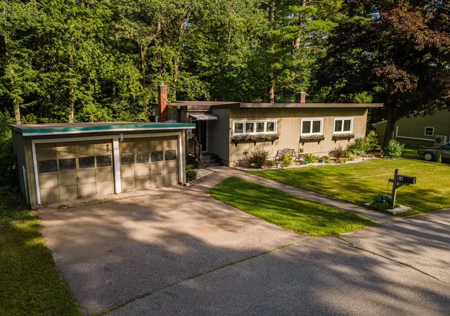 Photo 1 of Single family home for sale at 64 Fox Cir, Keene, NH 03431 | MLS# 5108651 | Listing updated on 2026-09-08