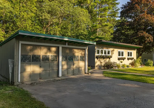 Photo 2 of Single family home for sale at 64 Fox Cir, Keene, NH 03431 | MLS# 5108651 | Listing updated on 2026-09-08