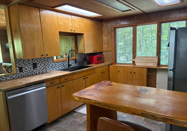 Photo 3 of Single family home for sale at 2487 Vt 100 Route, Plymouth, VT 05056 | MLS# 5108656 | Listing updated on 2026-09-08