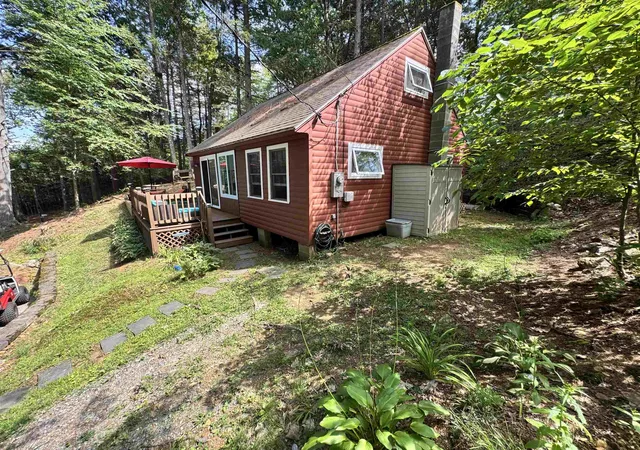Photo 4 of Sale Pending at 14 Pine Point Dr, Northwood, NH 03261 | MLS# 5108658 | Listing updated on 2026-09-14