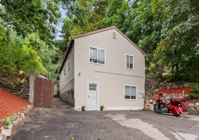 Single family home for sale at 786 Mammoth Rd, Manchester, NH 03104 | MLS# 5108663