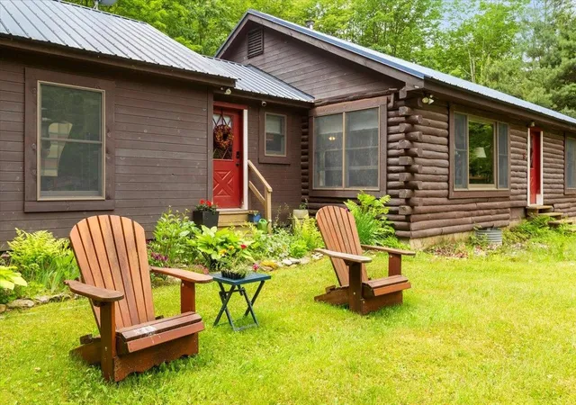 Single family home for sale at 6 Dwyers Camp Rd, North Bennington, VT 05257 | MLS# 5108670