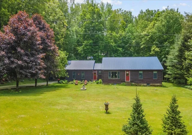 Photo 1 of Single family home for sale at 6 Dwyers Camp Rd, North Bennington, VT 05257 | MLS# 5108670 | Listing updated on 2026-09-08