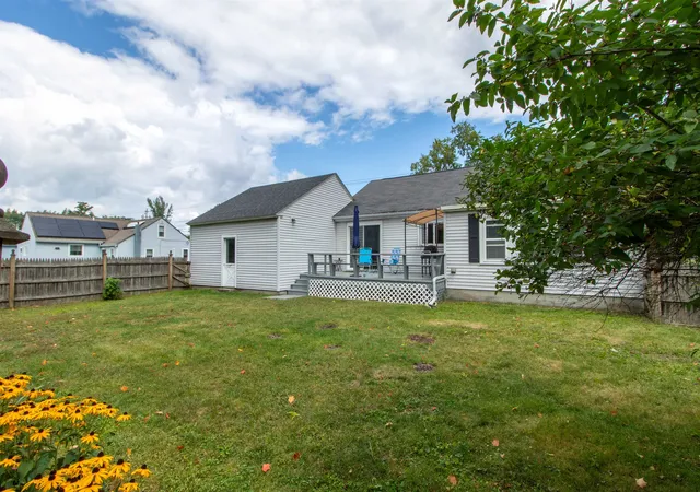 Photo 3 of Single family home for sale at 211 Bluff Rd, Newport, VT 05855 | MLS# 5108677 | Listing updated on 2026-09-11