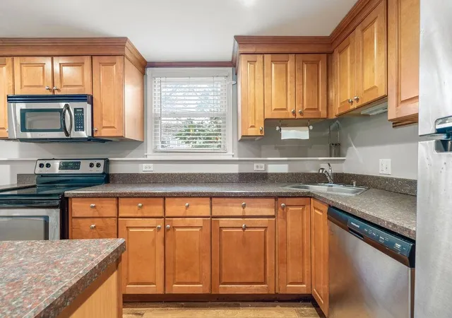 Photo 3 of Townhouse for sale at 140 Cass St #1, Portsmouth, NH 03801 | MLS# 5108689 | Listing updated on 2026-09-28