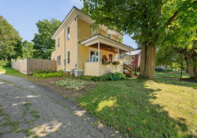 Photo 3 of Single family home for sale at 129 S Main St, Saint Albans, VT 05478 | MLS# 5108702 | Listing updated on 2026-09-12