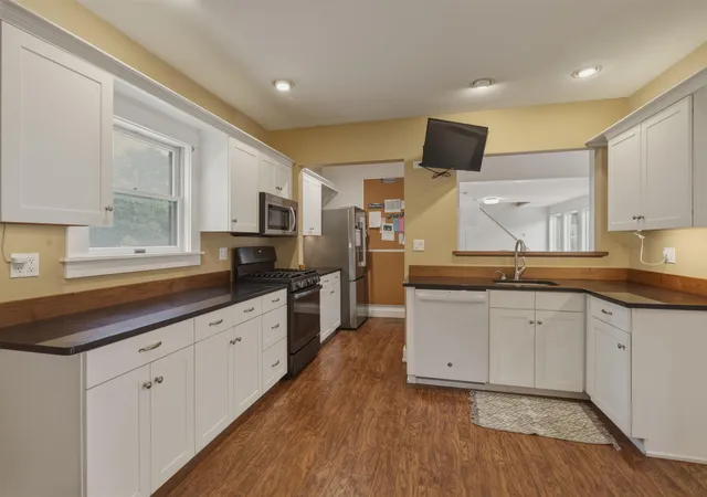 Photo 2 of Single family home for sale at 59 Rollins Rd, Rollinsford, NH 03869 | MLS# 5108712 | Listing updated on 2026-09-13