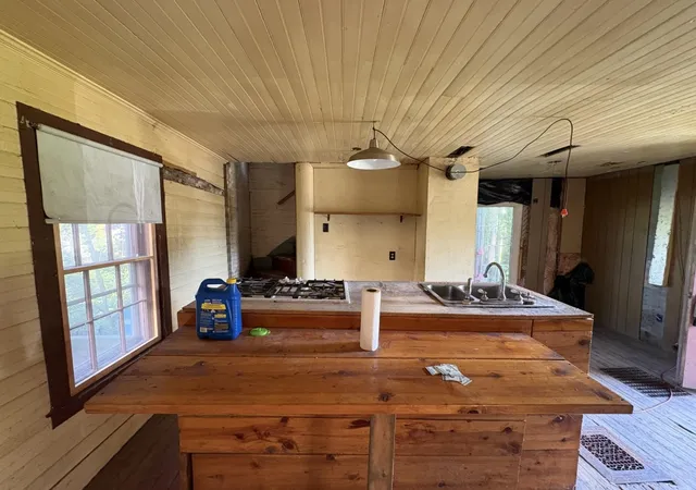 Photo 4 of Single family home for sale at 81 Vine St, Northfield, VT 05663 | MLS# 5108714 | Listing updated on 2026-09-10
