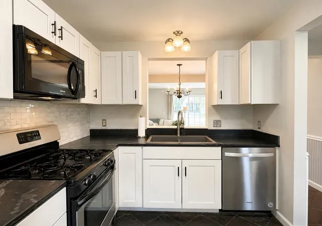 Photo 4 of Sale Pending at 76 Seth Cir, Williston, VT 05495 | MLS# 5108724 | Listing updated on 2026-09-16