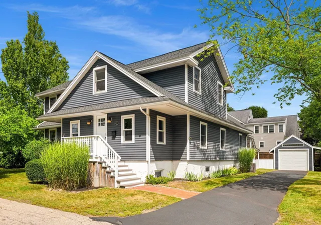 Photo 2 of Single family home for sale at 29 Versailles Ave, Portsmouth, NH 03801 | MLS# 5108729 | Listing updated on 2026-09-23