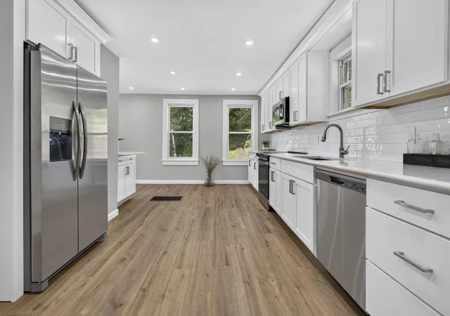 Photo 2 of Single family home for sale at 521 Northfield Rd, Hinsdale, NH 03451 | MLS# 5108733 | Listing updated on 2026-09-09