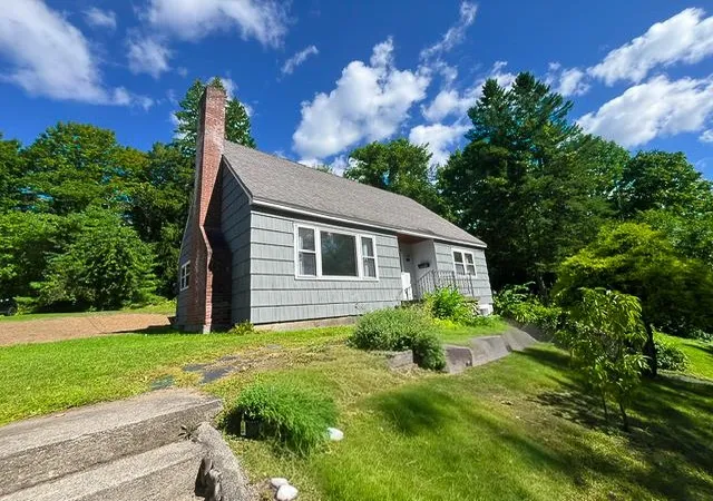 Photo 3 of Single family home for sale at 62 Highland Ave, Saint Johnsbury, VT 05819 | MLS# 5108734 | Listing updated on 2026-09-12