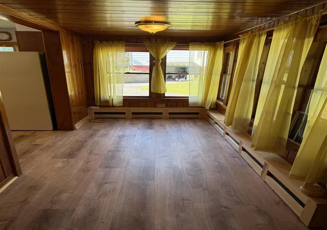 Photo 4 of Single family home for sale at 62 Highland Ave, Saint Johnsbury, VT 05819 | MLS# 5108734 | Listing updated on 2026-09-12