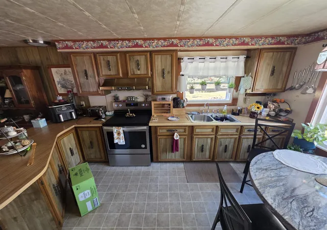 Photo 3 of Sale Pending at 19 River Rd, Farmington, NH 03835 | MLS# 5108739 | Listing updated on 2026-09-12